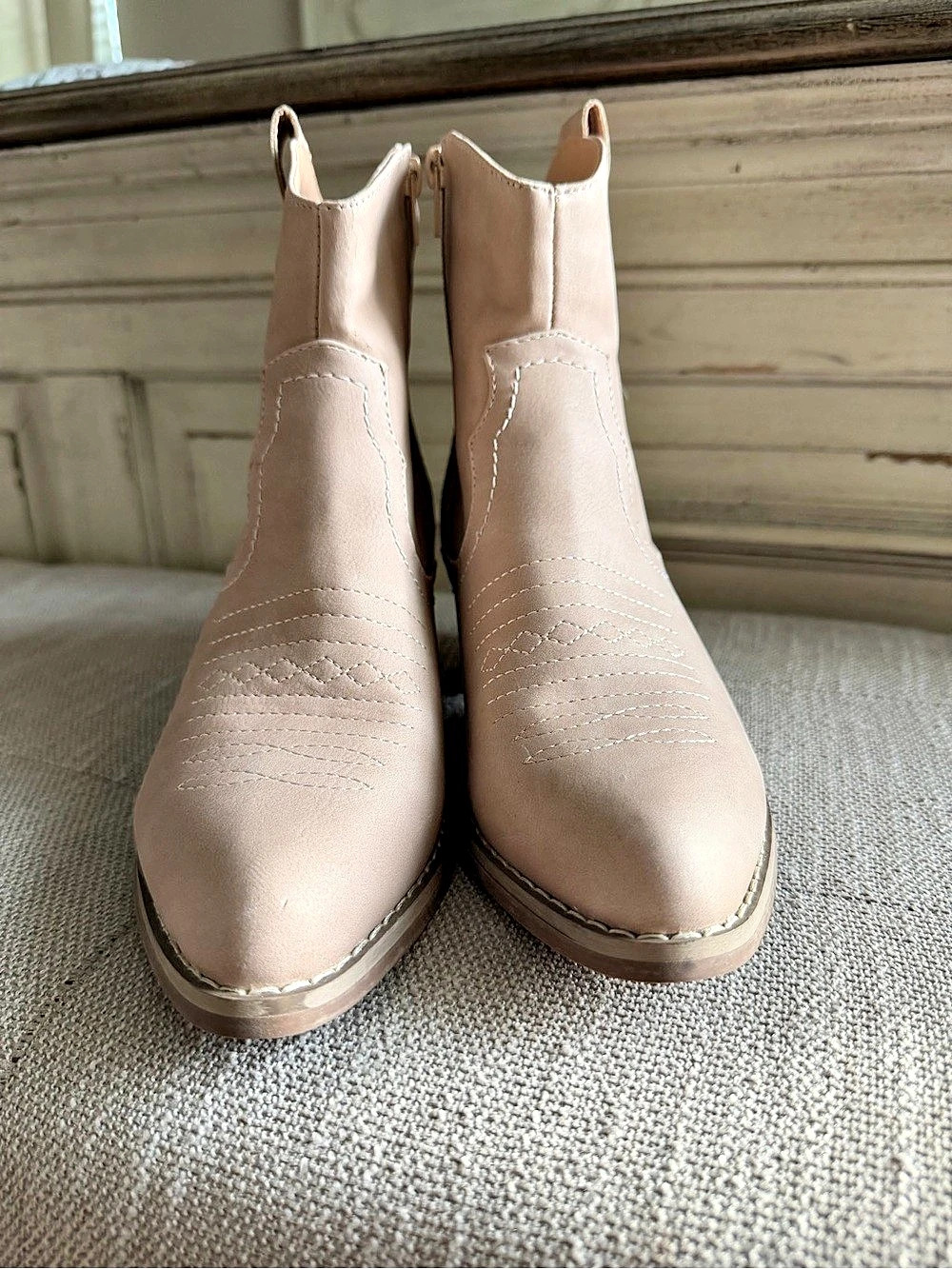 Size 7 Western Ankle Boots in Tan/ Nude.